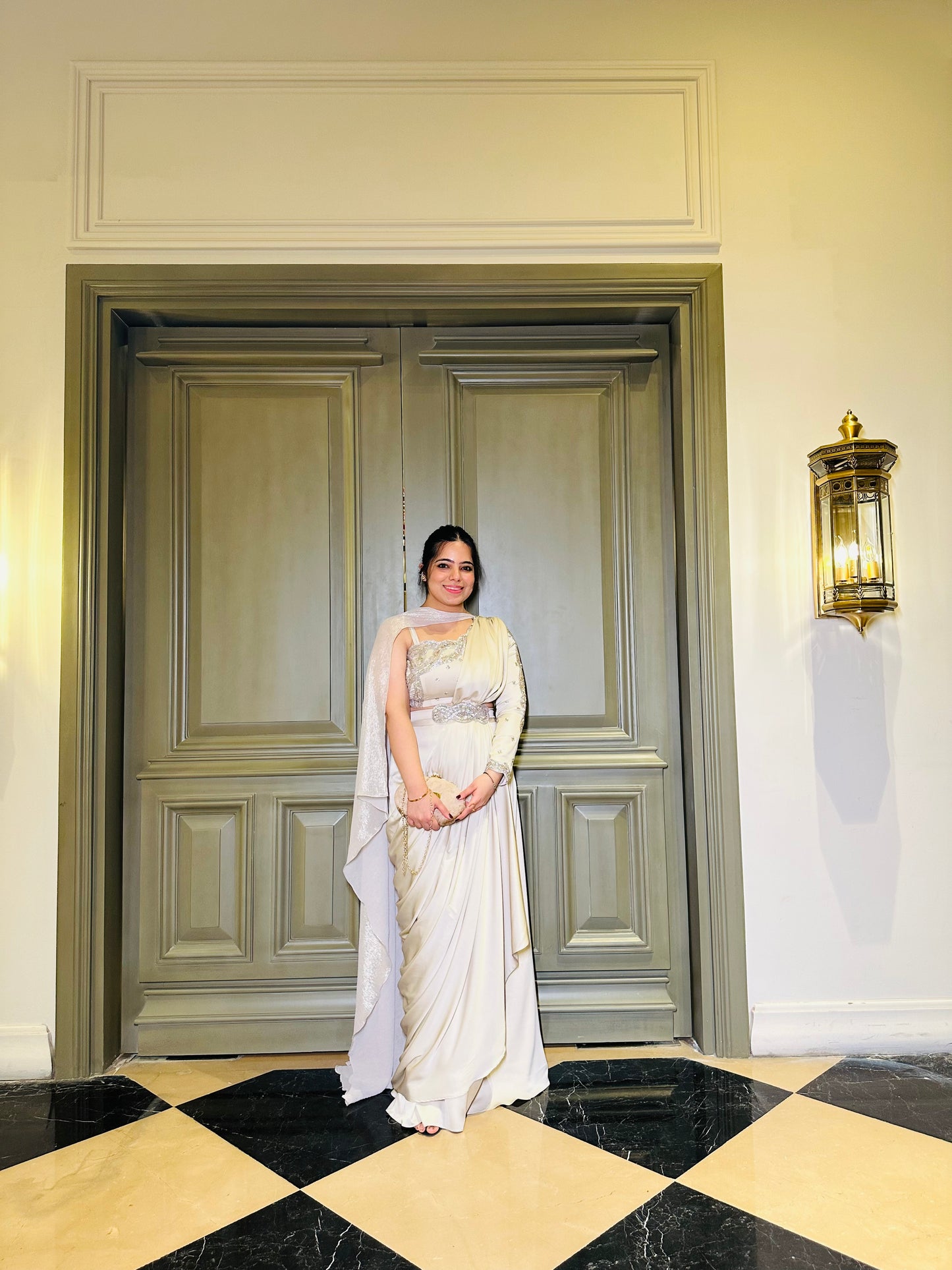 CHIC IVORY DRAPE